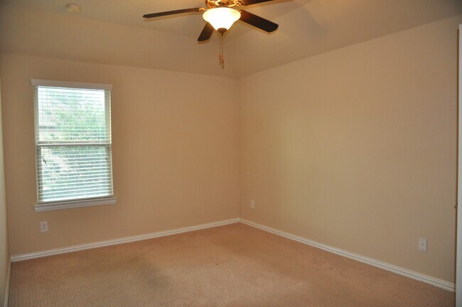 Building Photo - 27619 Lodgemist Ct