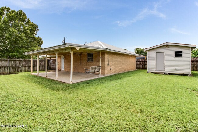 Building Photo - 303 Gerald Dr