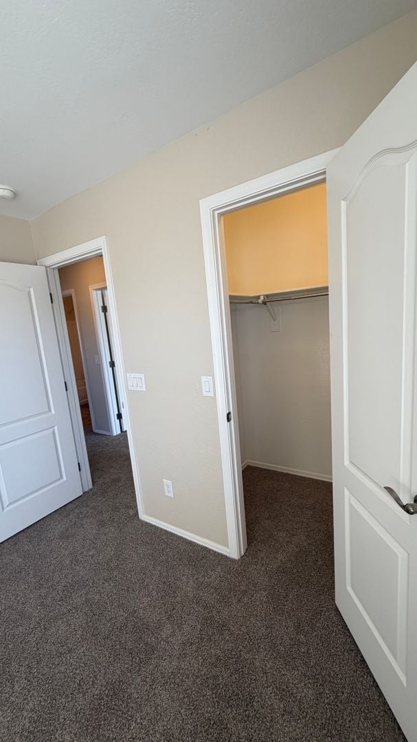 Building Photo - Spacious Surprise home with large backyard