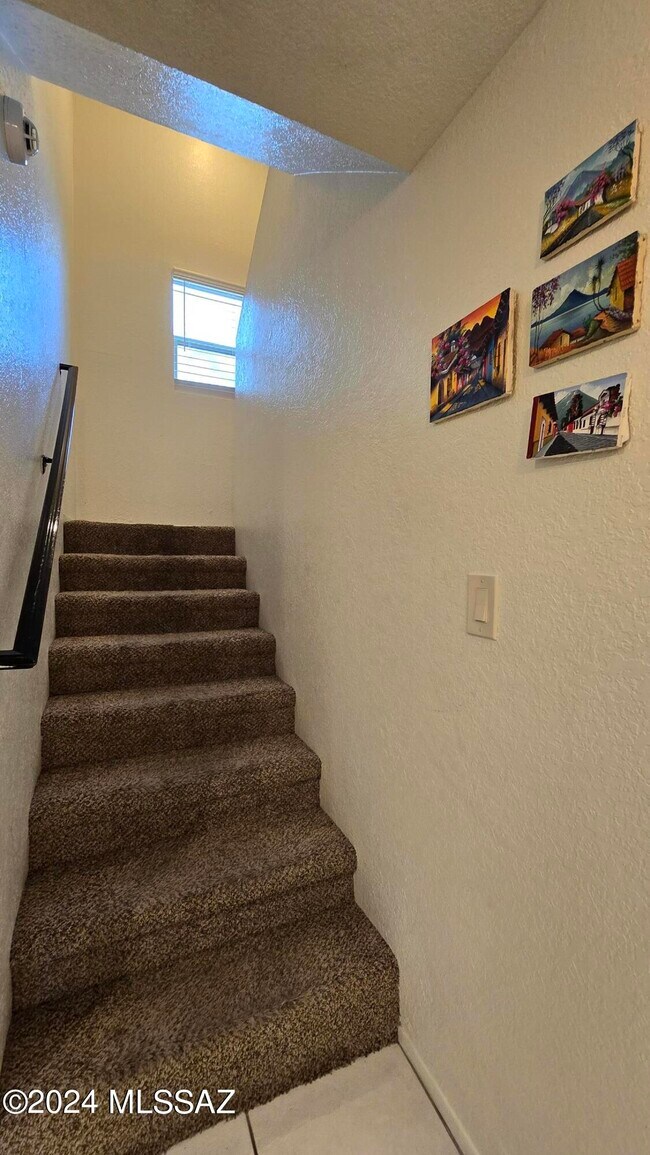 Building Photo - 3478 N Richland Dr