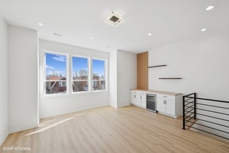 Building Photo - 1058 N Central Park Ave