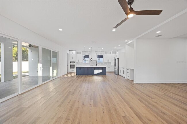 Building Photo - 3317 W Napoleon Ave