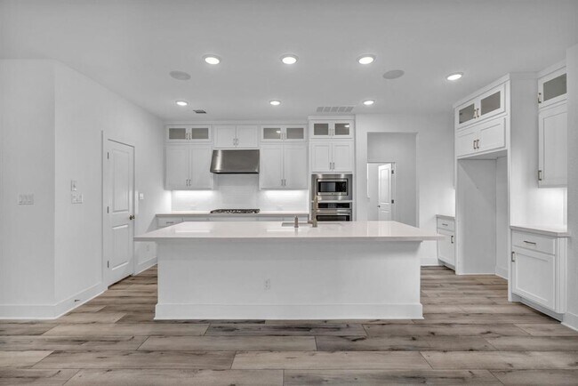 Building Photo - 1304 Brescia Walk