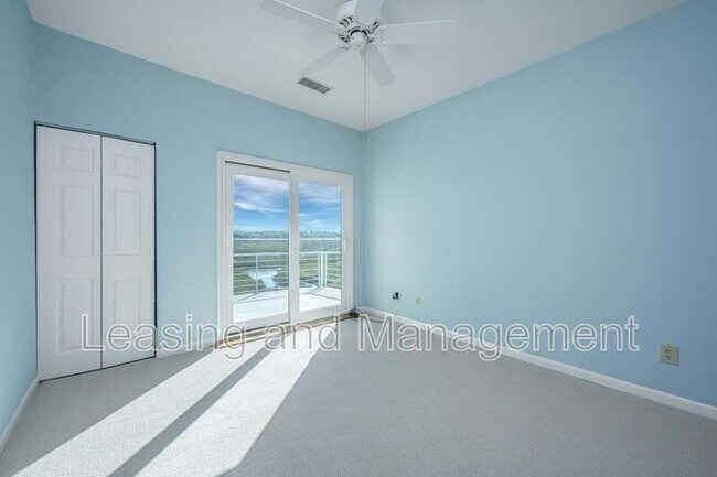 Building Photo - 242 Little Oak Island Dr