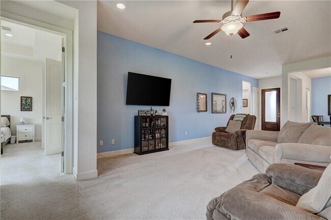 Building Photo - 5310 Scenic Lake Dr