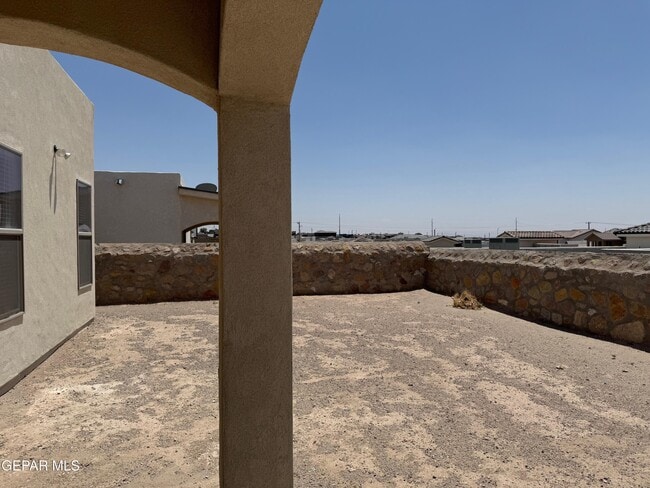 Building Photo - 229 Farnborough St