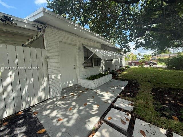 Building Photo - 1050 NW 23rd Rd