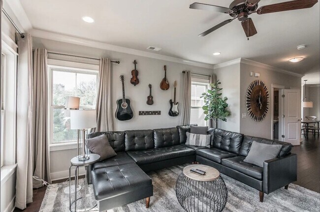 Building Photo - Belmont / Vanderbilt University Condo!!