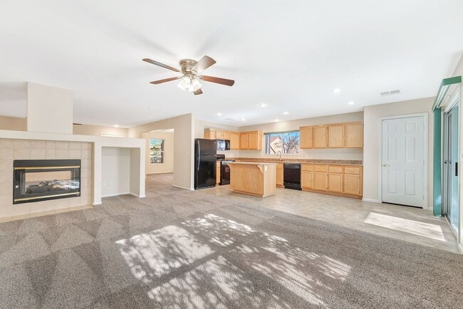 Building Photo - 3 BEDROOM SINGLE STORY IN HENDERSON!
