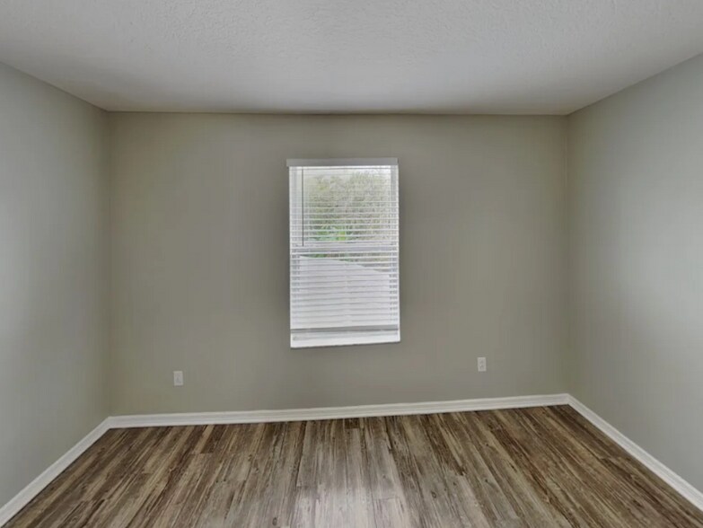 Building Photo - 5096 Hook Hollow Cir