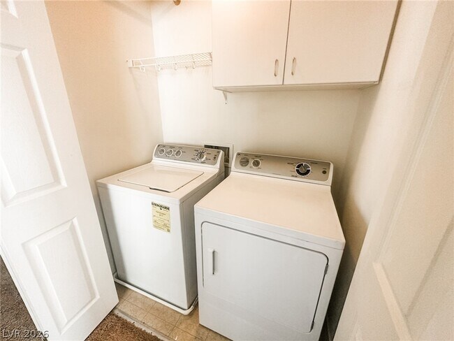 Building Photo - 7333 Camden Pine Ave