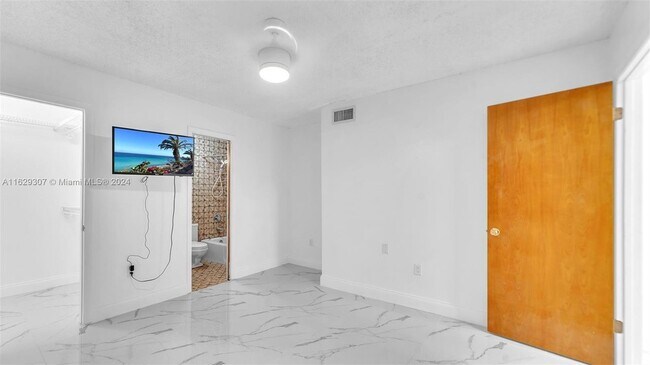 Building Photo - 3333 SW 1st St