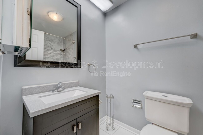 Building Photo - 5850 Fresno Ct