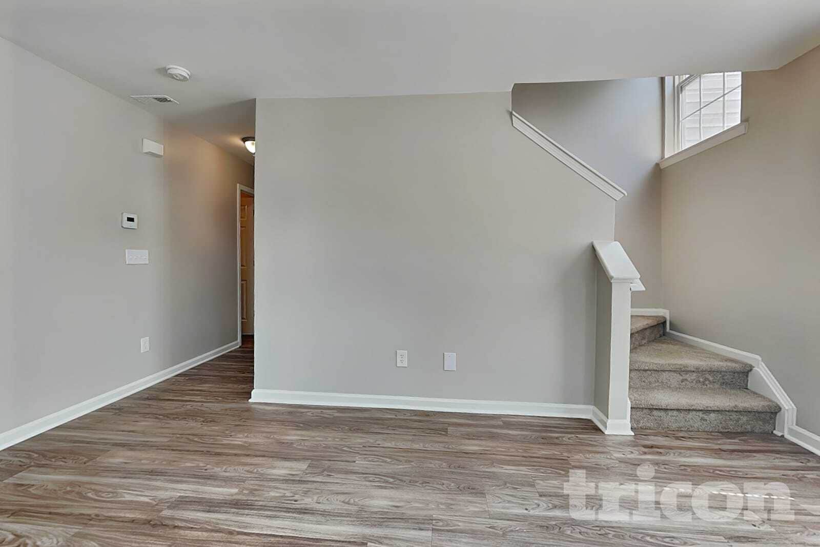 Building Photo - 2120 Clear Brook Dr