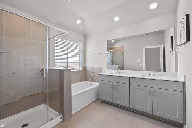 Building Photo - 6246 Brazos Trl Dr