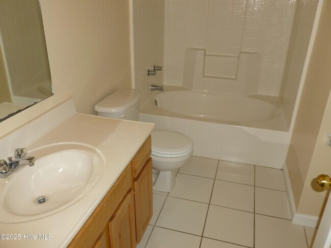 Building Photo - 302 Carlisle Ct