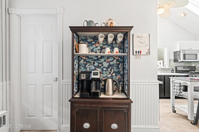 Building Photo - 49 Franklin Ave