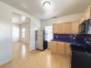 Building Photo - 517 E 500 S