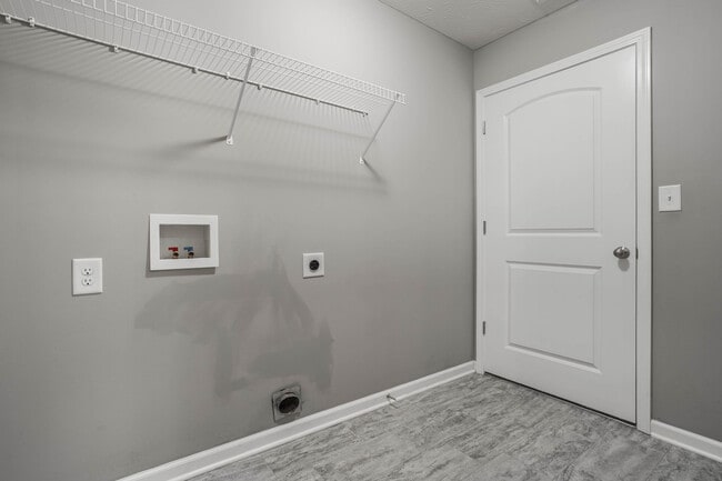 Building Photo - 3317 S Ansley Dr