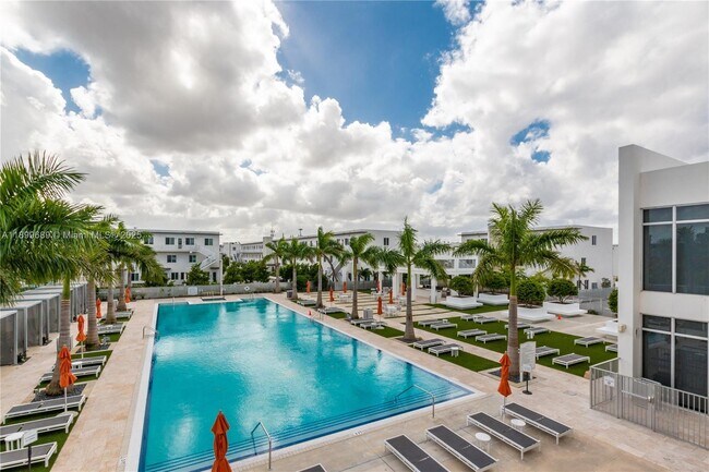 Building Photo - 10245 NW 63rd Terrace