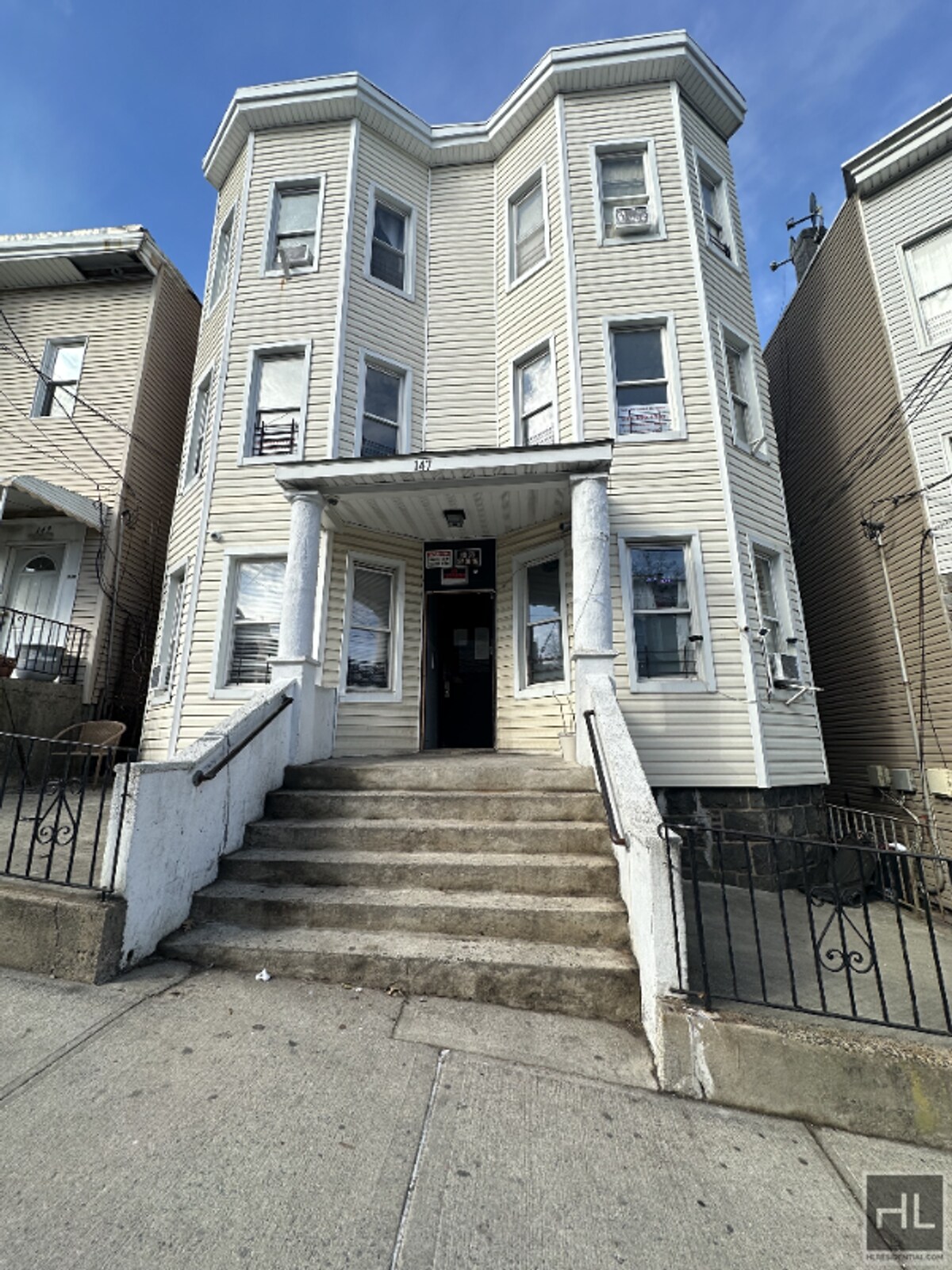 Building Photo - Beech St Yonkers