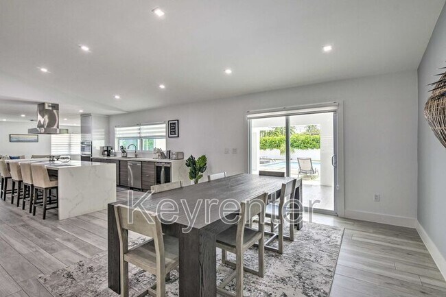 Building Photo - 3001 SW 111th Ct