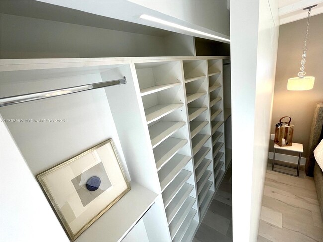 Building Photo - 2424 Tortugas Ln