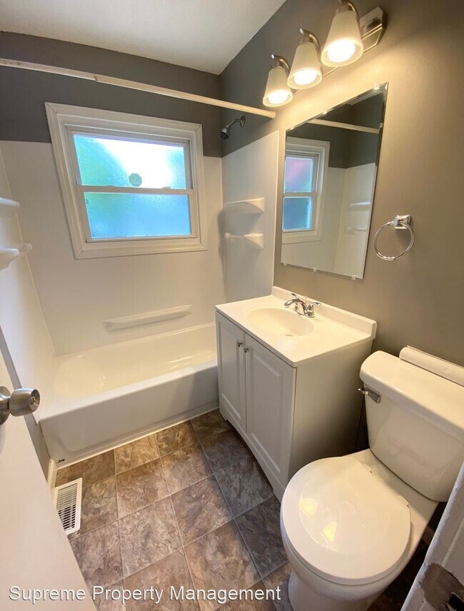 Building Photo - 3 br, 1 bath House - 3914 Thrush Drive
