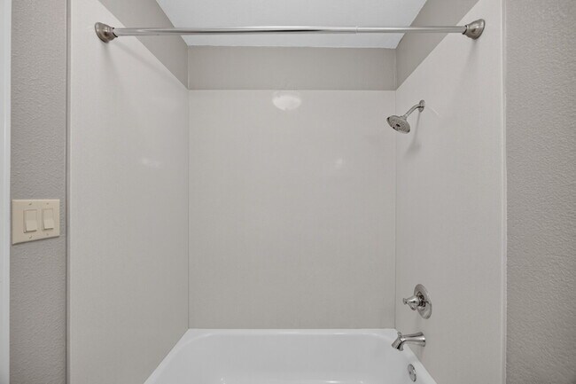 Building Photo - Charming 2-Bed Condo Retreat in Citrus Heights