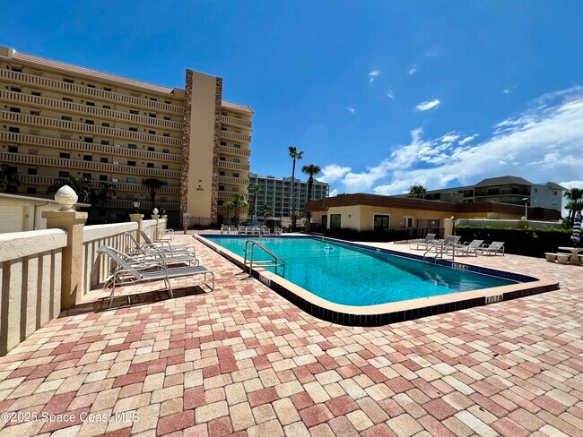 Building Photo - 1860 N Atlantic Ave