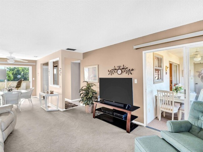 Building Photo - 656 Windrush Bay Dr