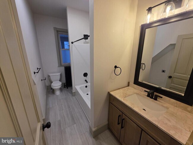 Building Photo - 434 S Fourth St