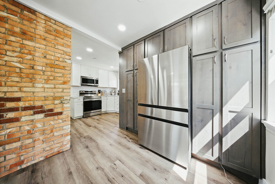 APT A - 259 E Herbert Ave