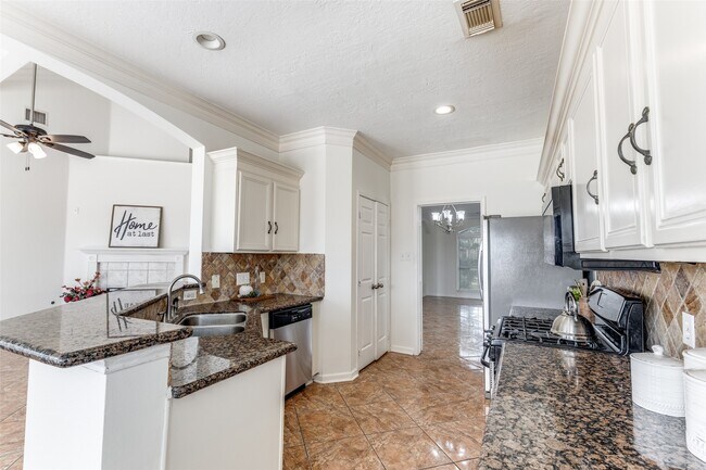 Building Photo - 212 Cedar Branch Dr