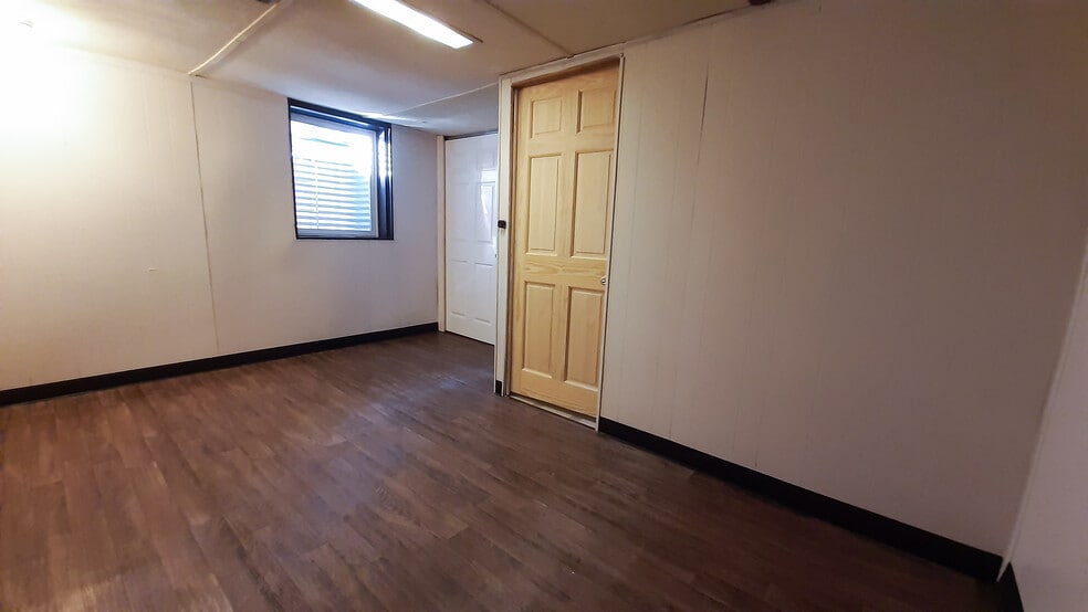 3rd Bedroom 1.2 - 821 10th St W