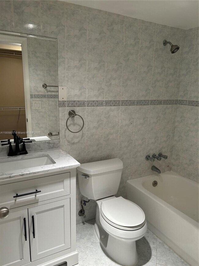 Building Photo - 9230 Lagoon Pl