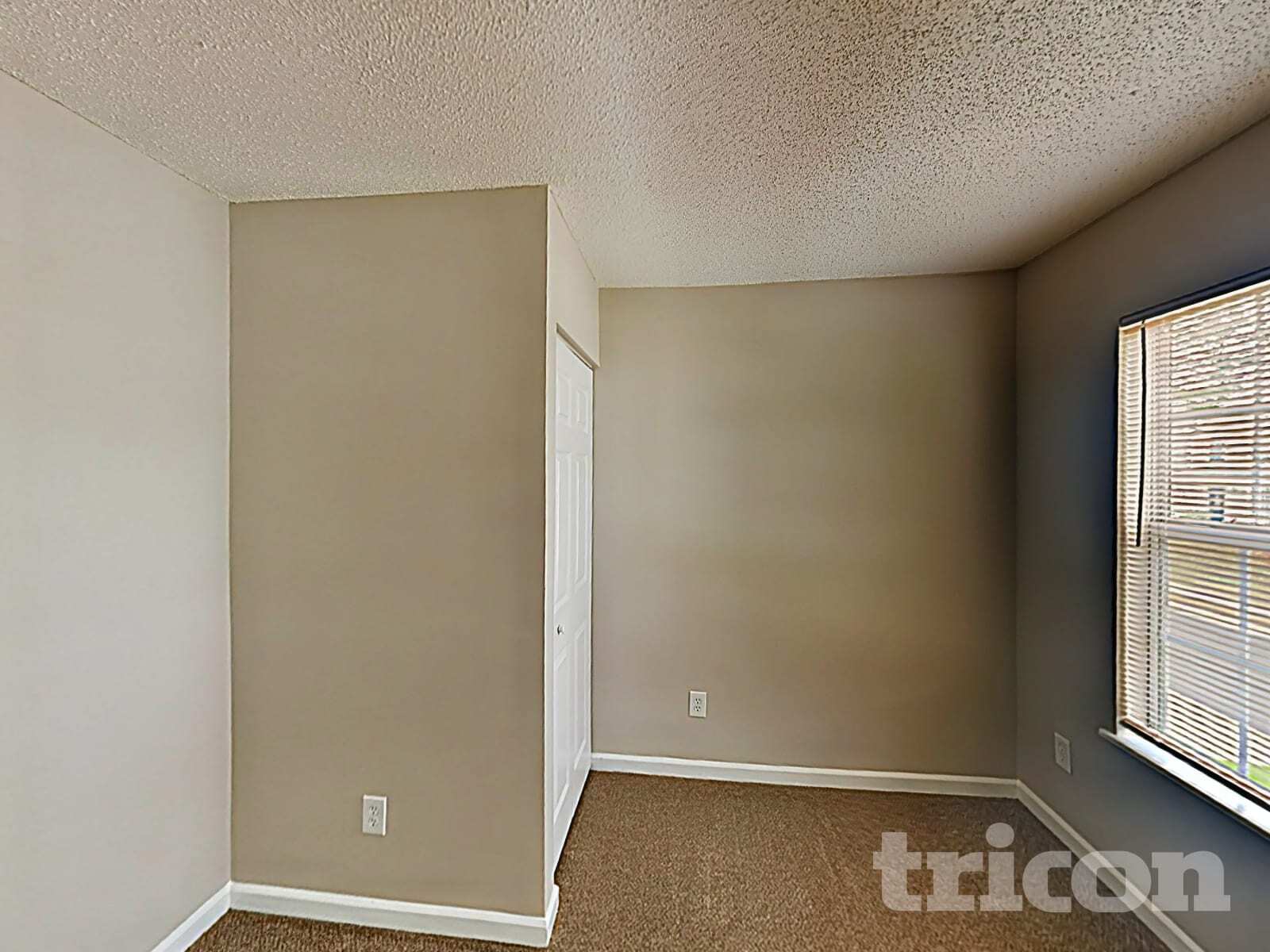 Building Photo - 1964 Lake Carolina Dr