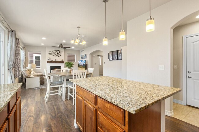 Building Photo - Beautiful 3 Bed 2.5 Bath House in NE Fort ...