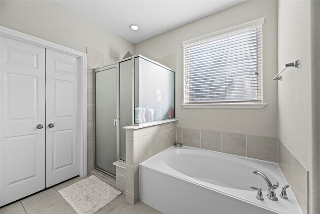 Building Photo - 9710 Messina Crest Ct