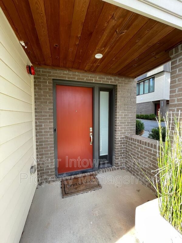 Building Photo - 504 Rankin St NE