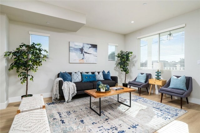 Building Photo - 798 N Amelia Ave