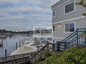 Building Photo - 2 Bedroom Condo in Gig Harbor!