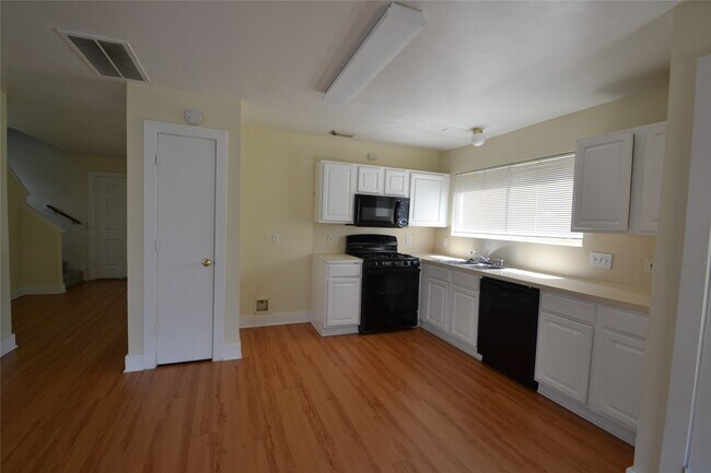 Building Photo - 3811 E Traditions Ct