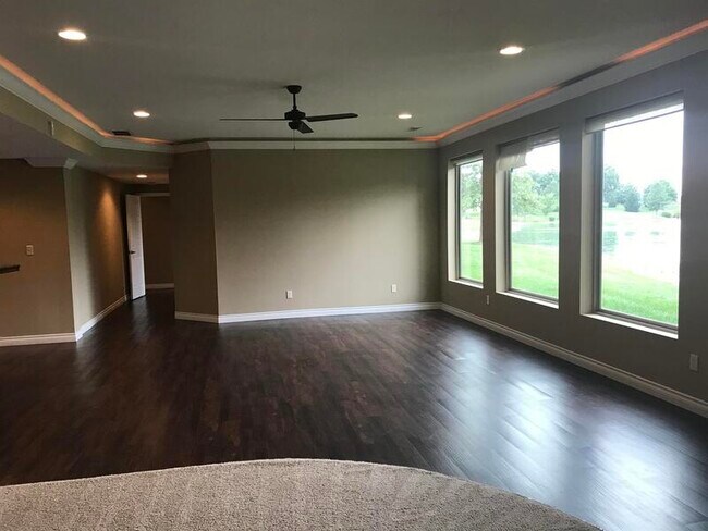 Building Photo - 8425 Treybrooke Pl