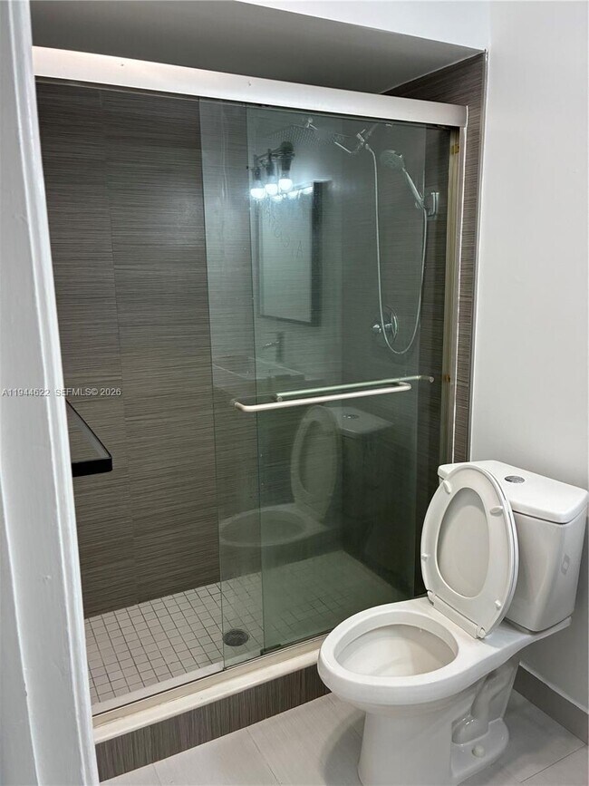 Building Photo - 2481 SW 82nd Ave