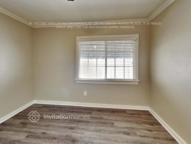 Building Photo - 2062 W 65th St