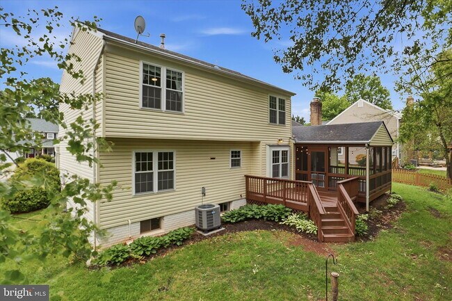 Building Photo - SINGLE FAMILY HOME.