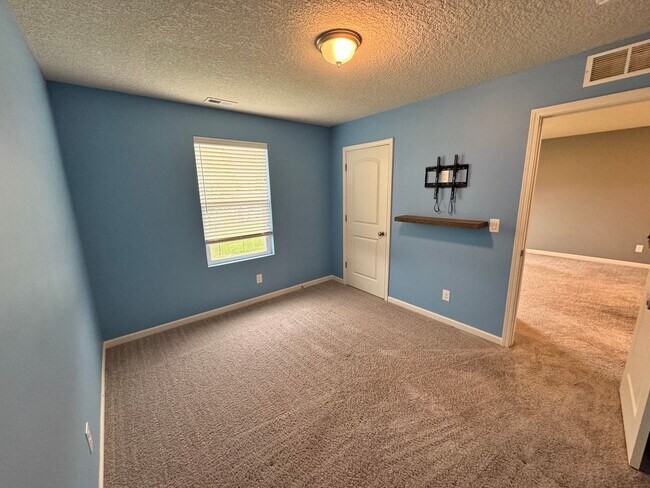 Building Photo - Dream House!! 4 Bedroom 3 Bath House in Davenport is a MUST SEE!!