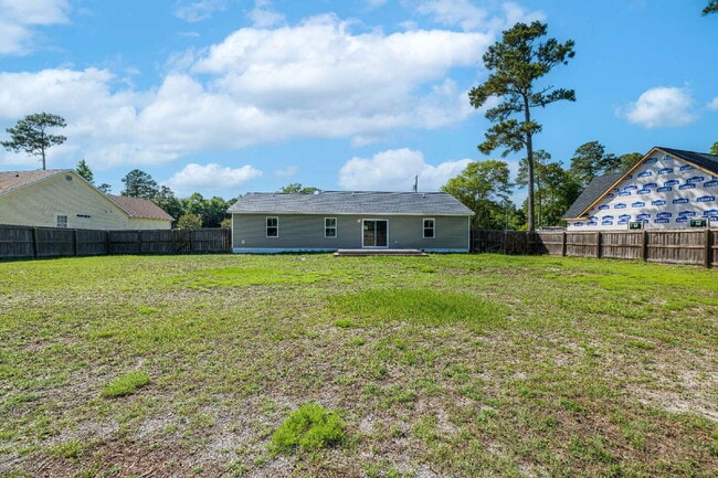 Building Photo - Vista Cay