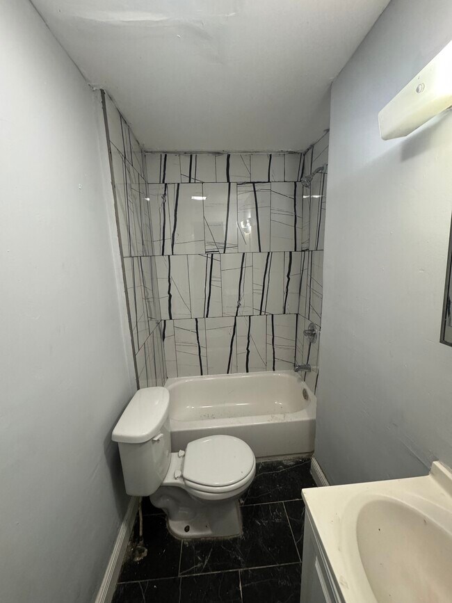 Building Photo - 4253 N 17th St